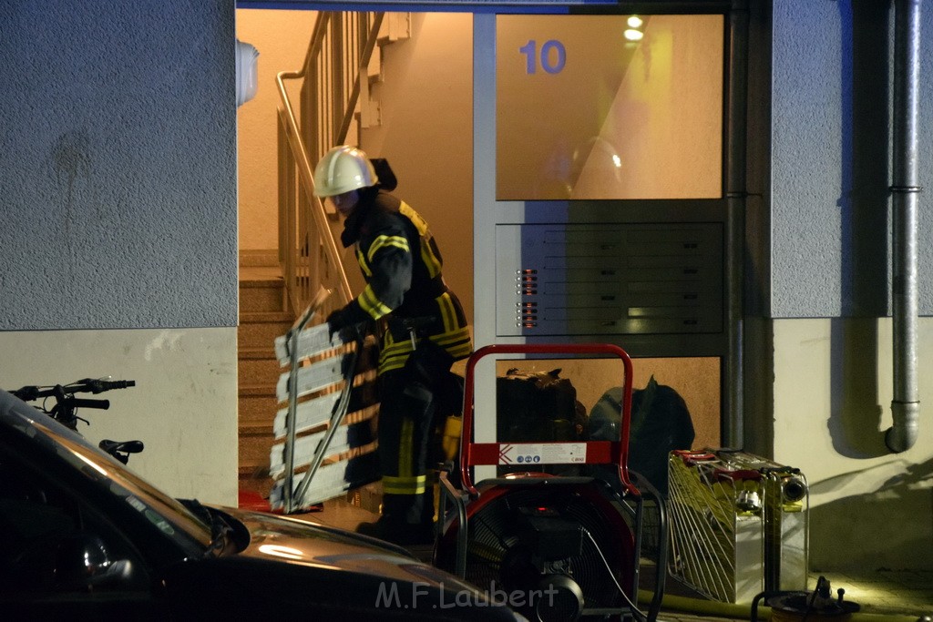 Feuer 2 Y Kellerbrand Koeln Ostheim Ruppinerstr P136.JPG - Miklos Laubert